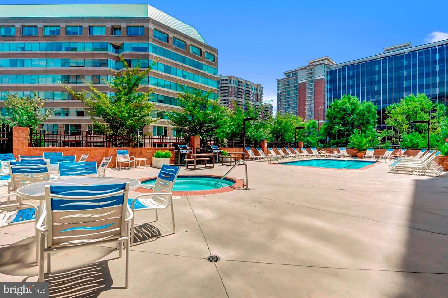 1001 N Randolph STREET Unit: 810