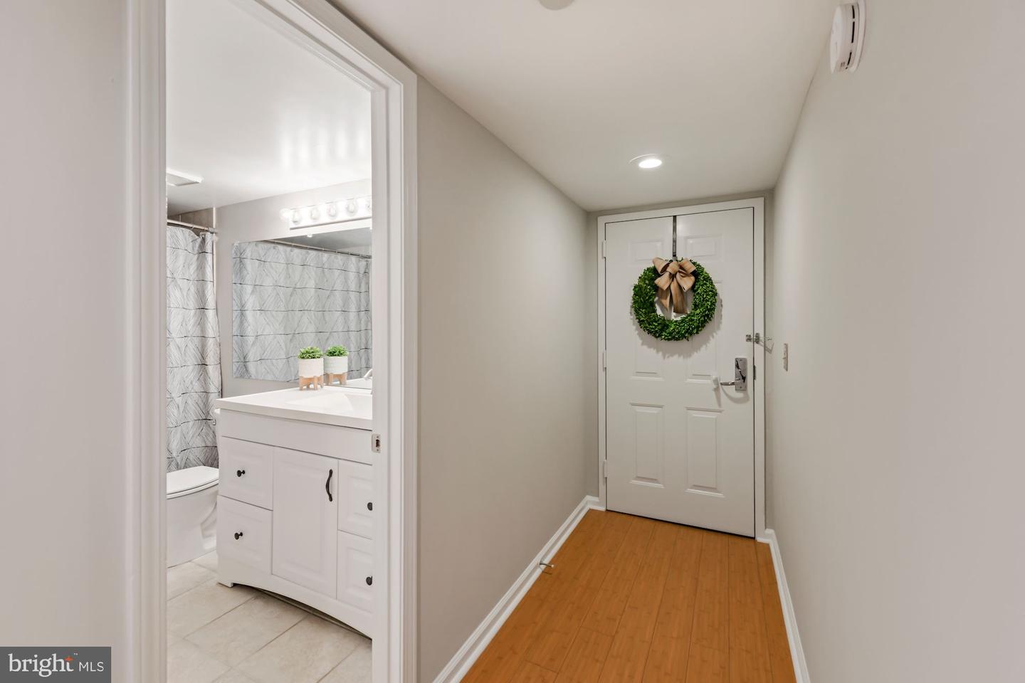 1001 N Randolph STREET Unit: 810