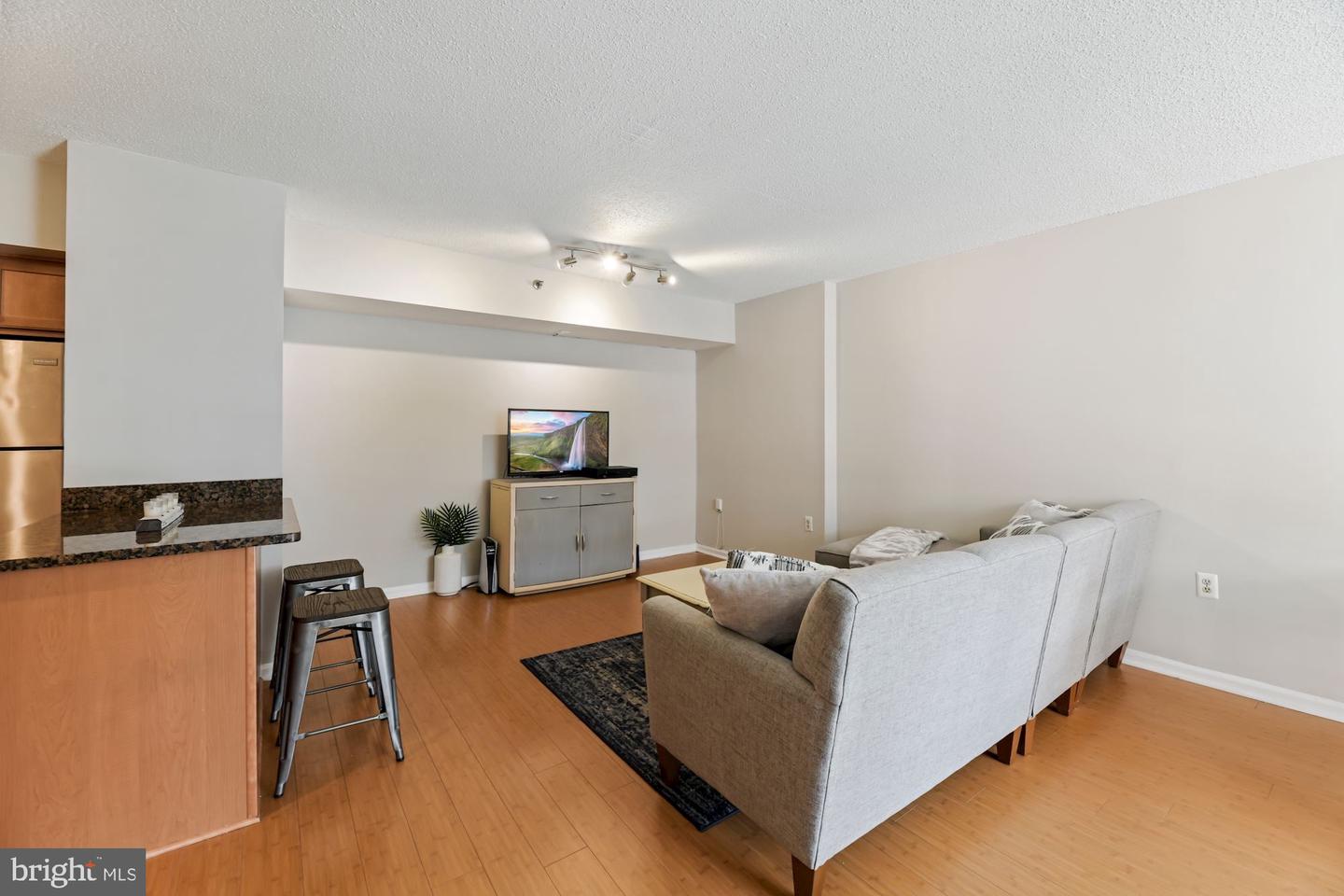 1001 N Randolph STREET Unit: 810