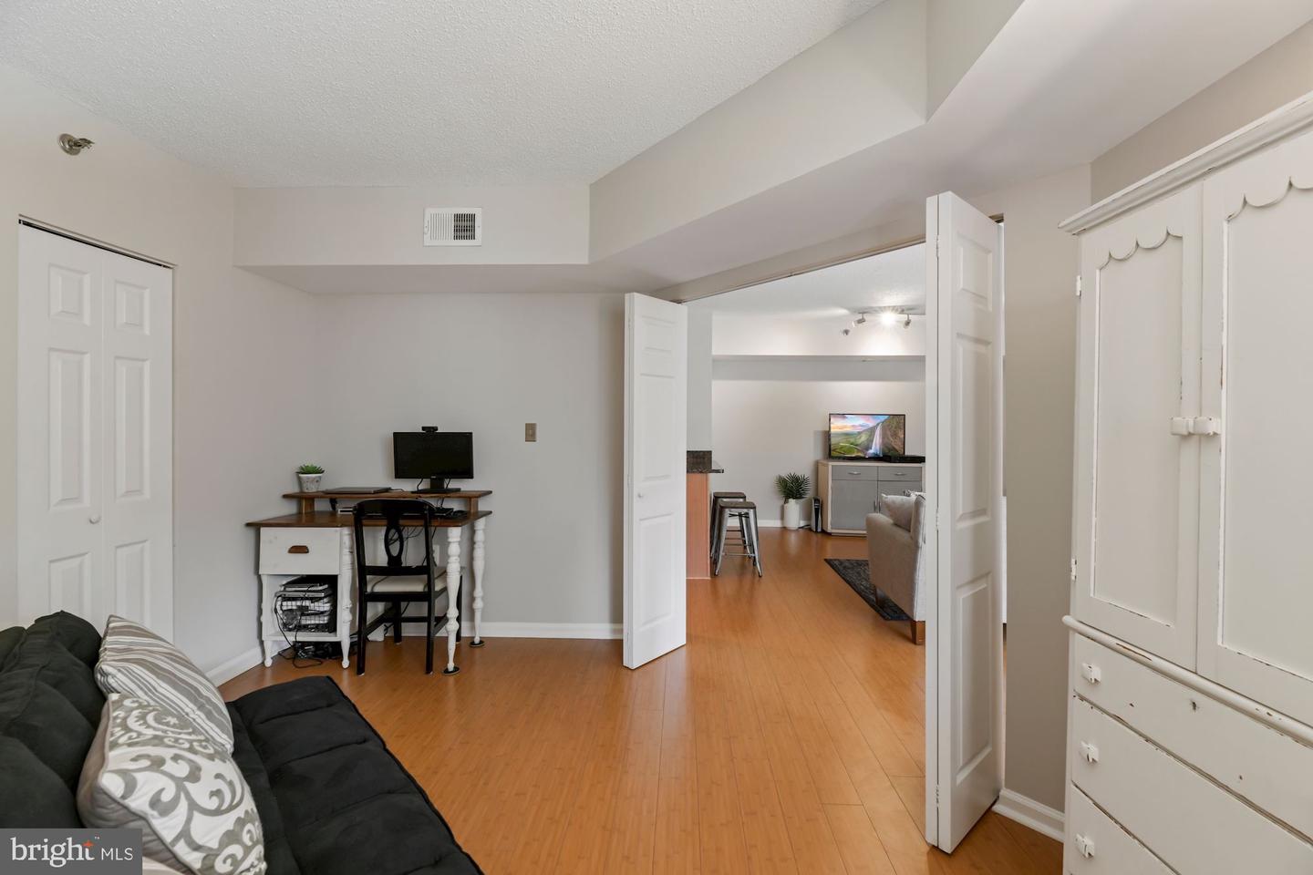1001 N Randolph STREET Unit: 810