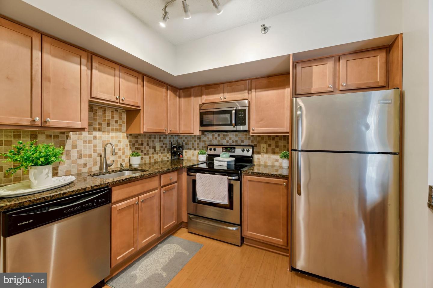 1001 N Randolph STREET Unit: 810