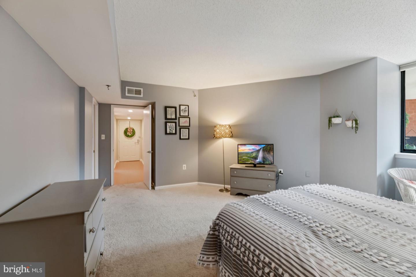 1001 N Randolph STREET Unit: 810