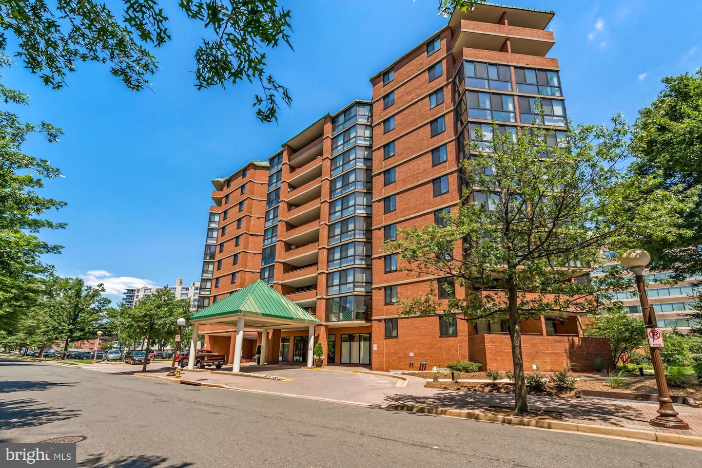 1001 N Randolph STREET Unit: 810