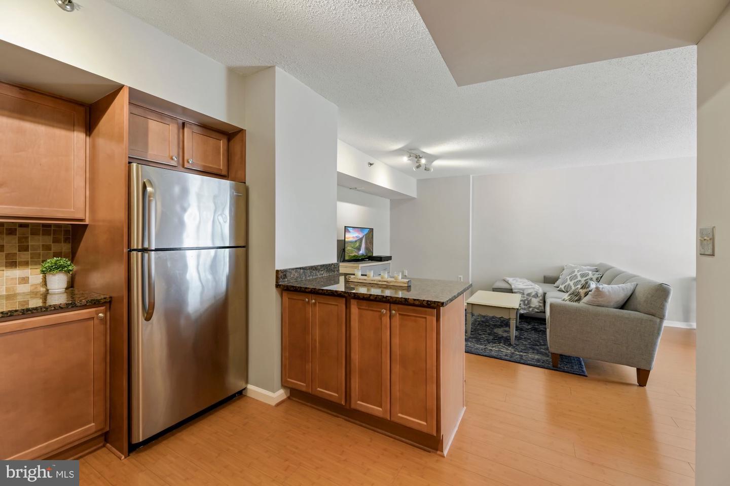 1001 N Randolph STREET Unit: 810