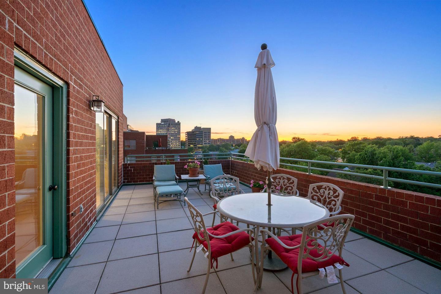 1050 N Taylor STREET Unit: 1-709