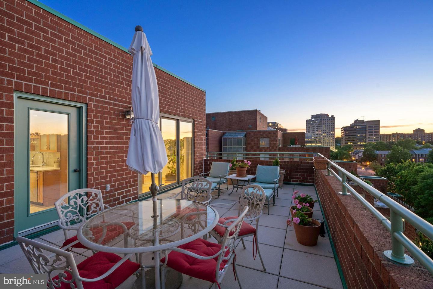 1050 N Taylor STREET Unit: 1-709