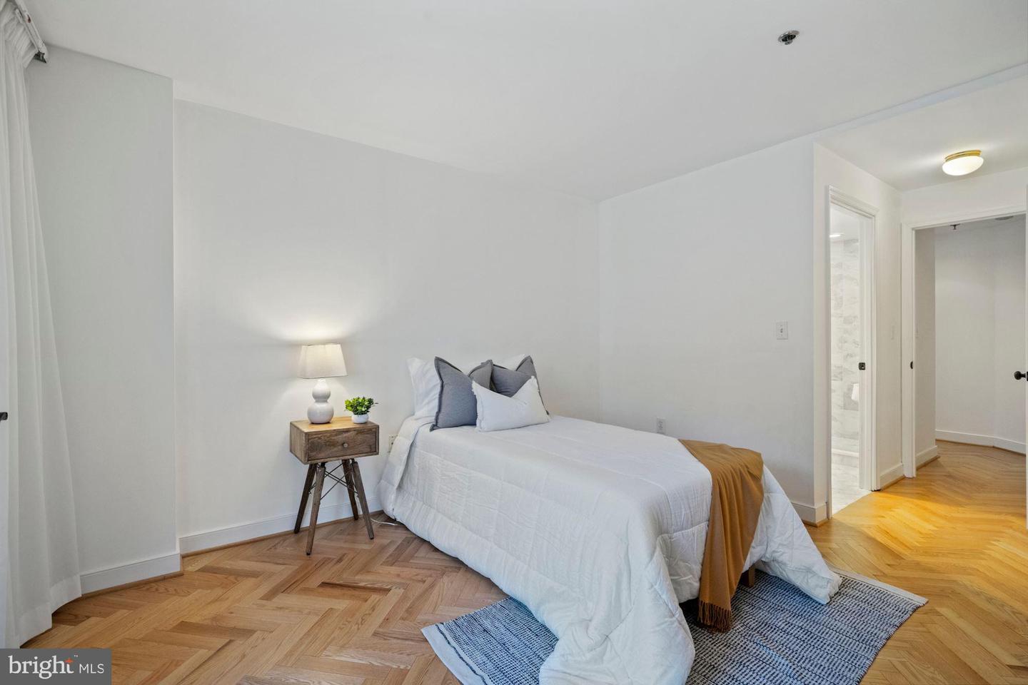 1050 N Taylor STREET Unit: 1-709