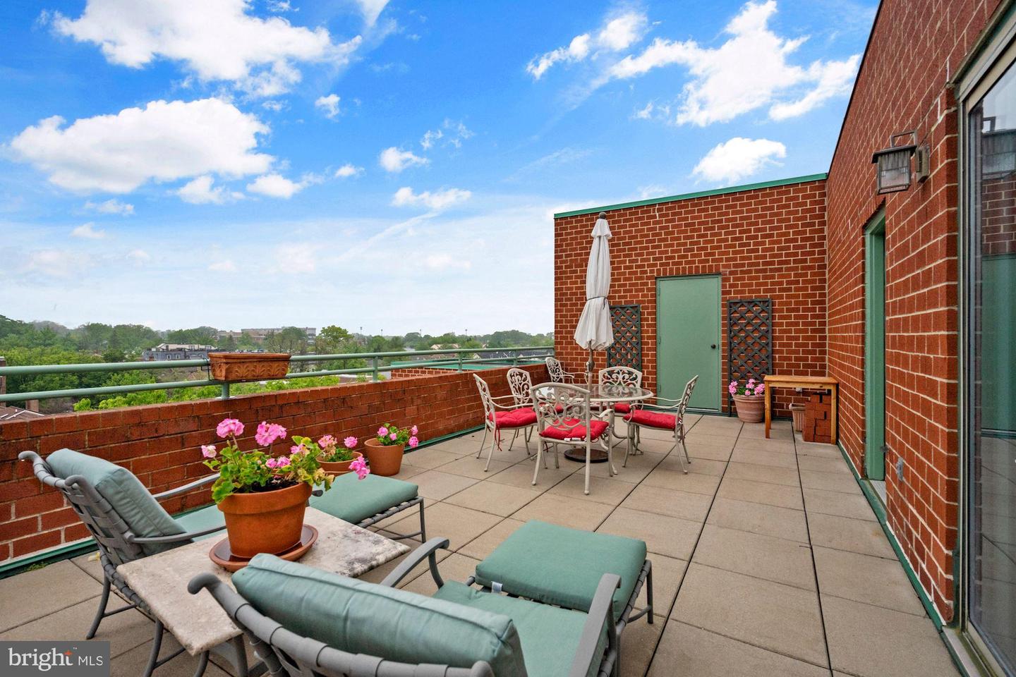 1050 N Taylor STREET Unit: 1-709