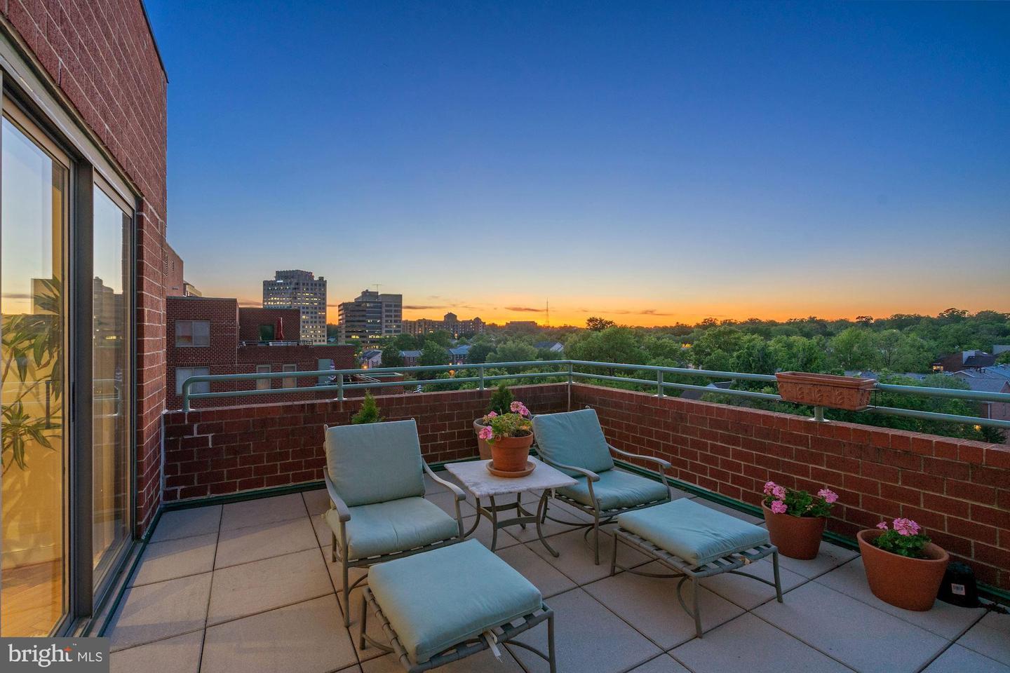 1050 N Taylor STREET Unit: 1-709