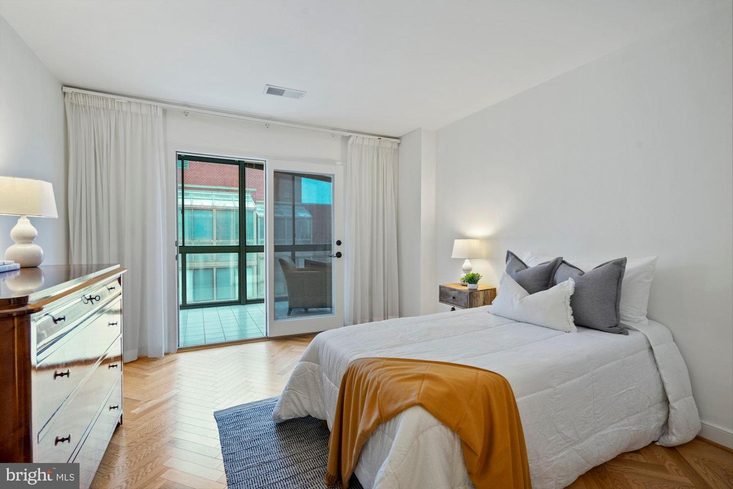 1050 N Taylor STREET Unit: 1-709