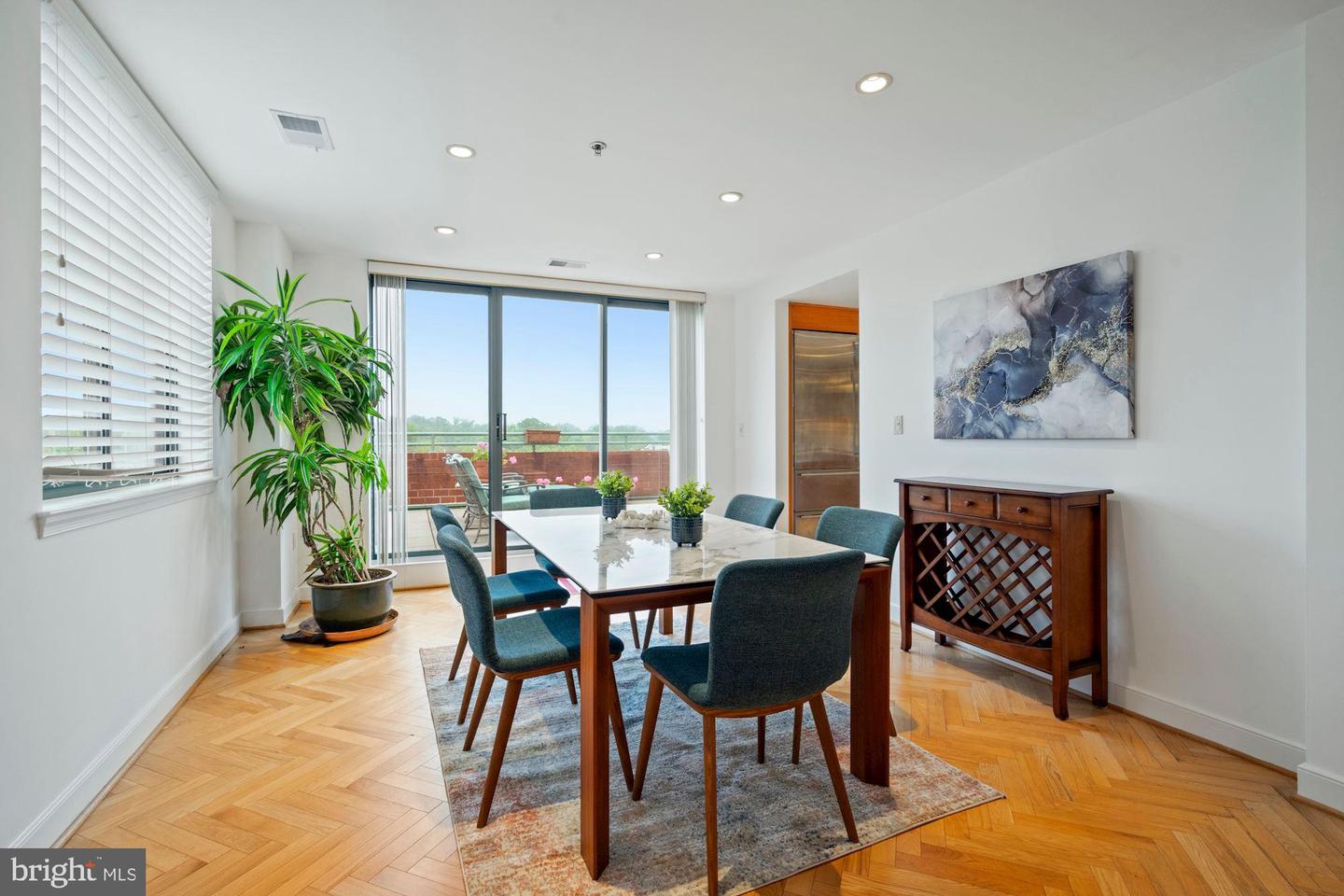 1050 N Taylor STREET Unit: 1-709