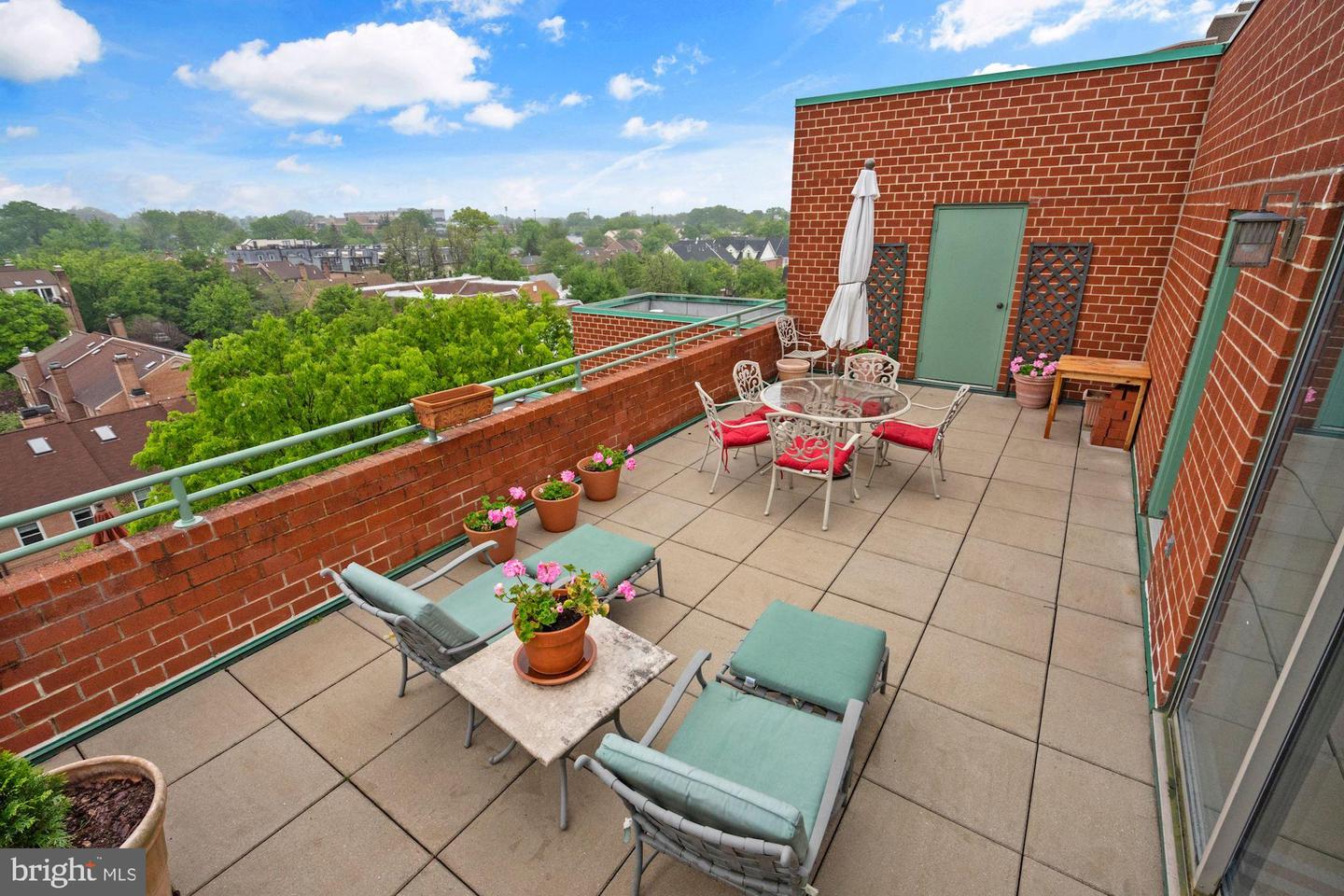 1050 N Taylor STREET Unit: 1-709