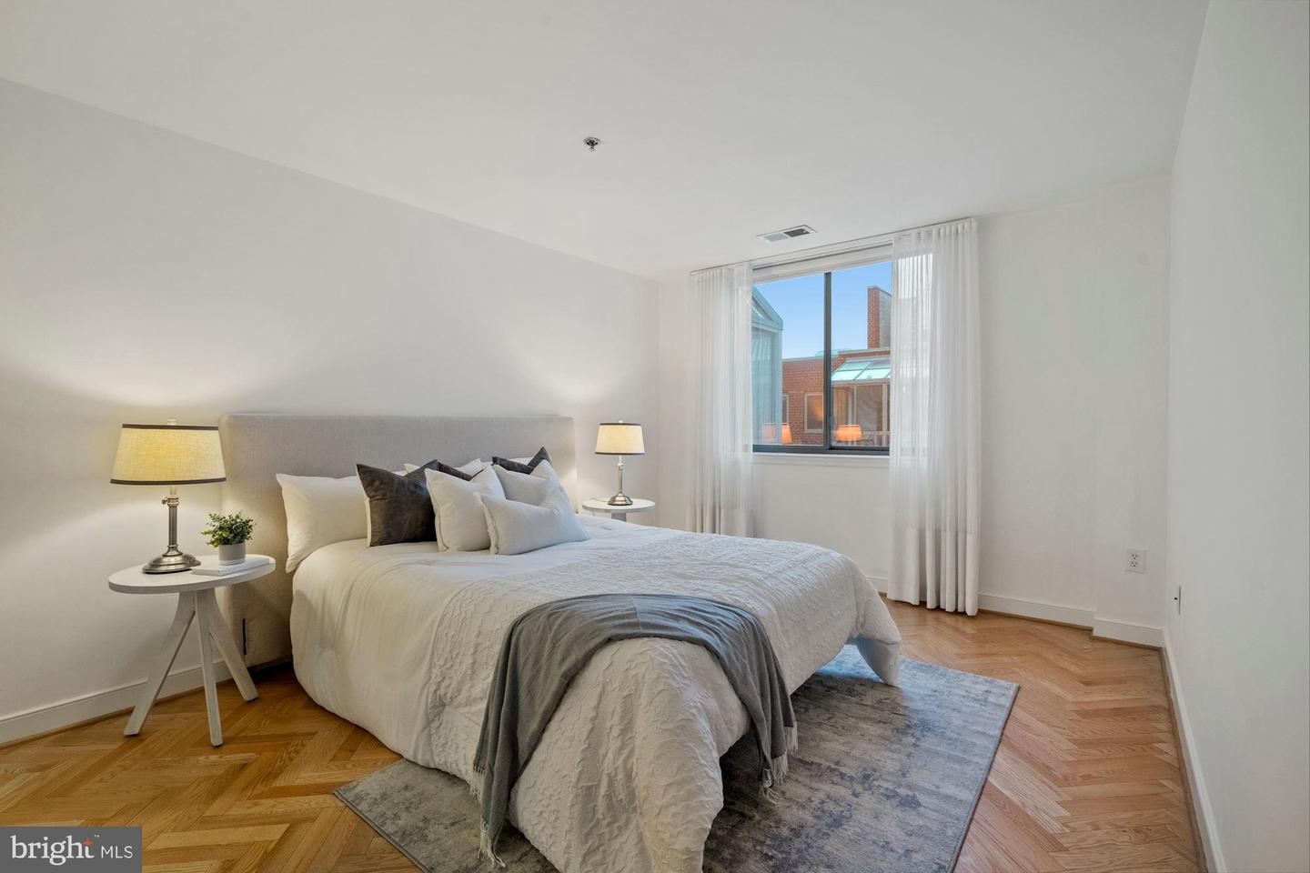 1050 N Taylor STREET Unit: 1-709