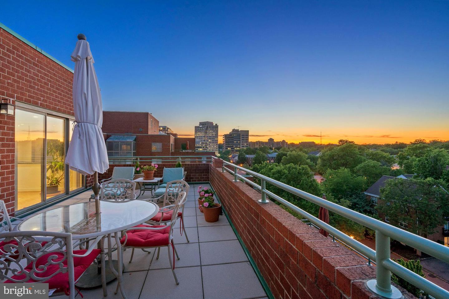 1050 N Taylor STREET Unit: 1-709