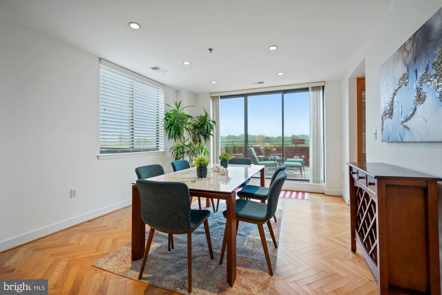 1050 N Taylor STREET Unit: 1-709