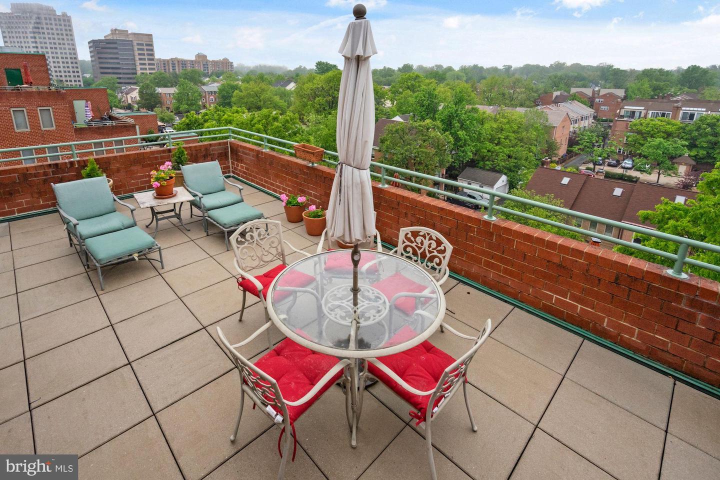 1050 N Taylor STREET Unit: 1-709