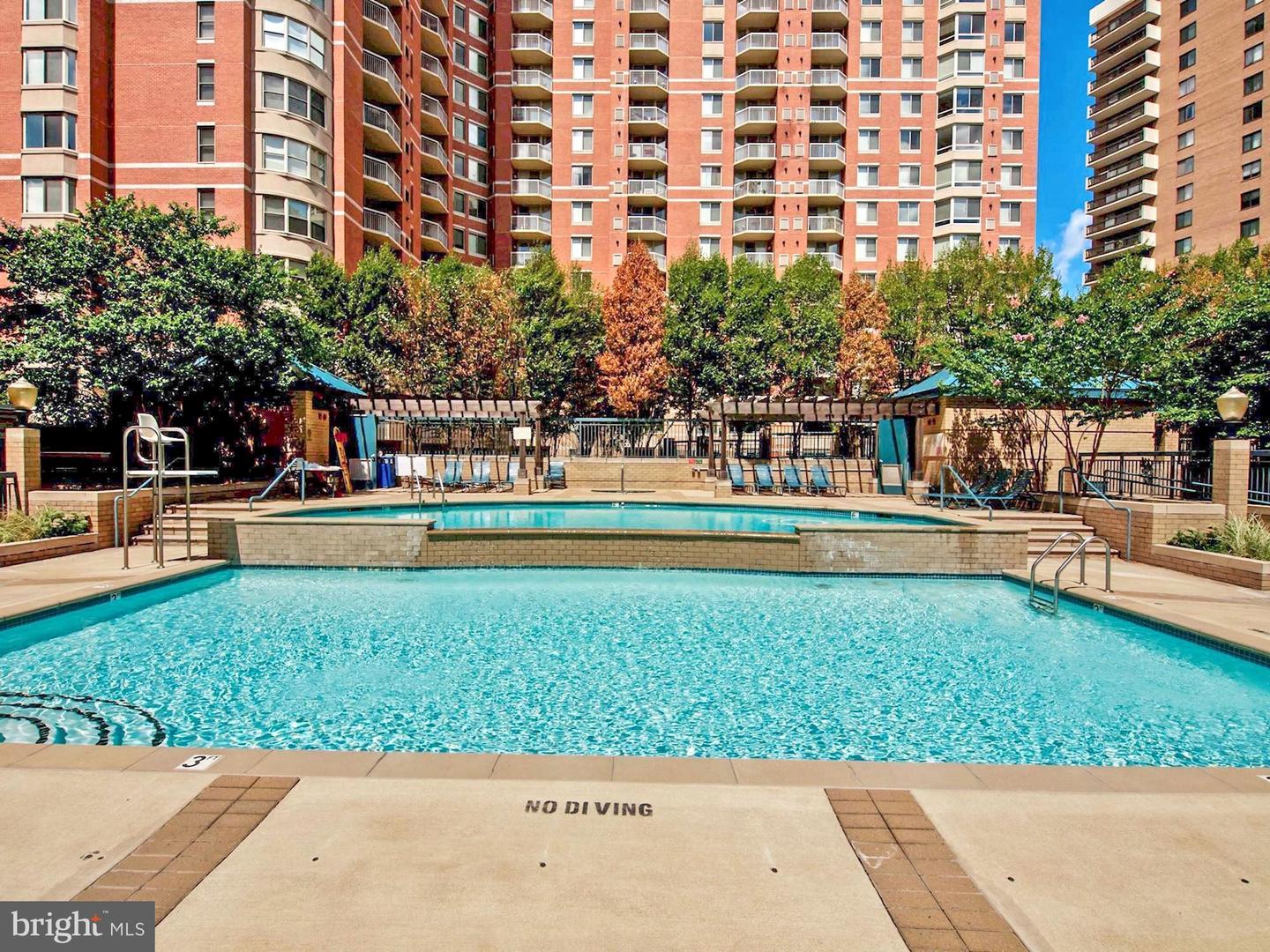 3830 9th STREET N Unit: 808W