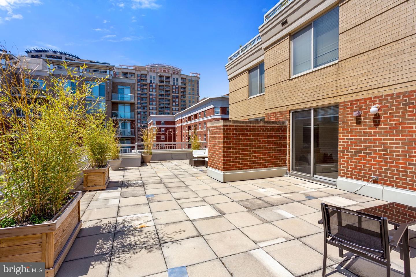 3830 9th STREET N Unit: 808W