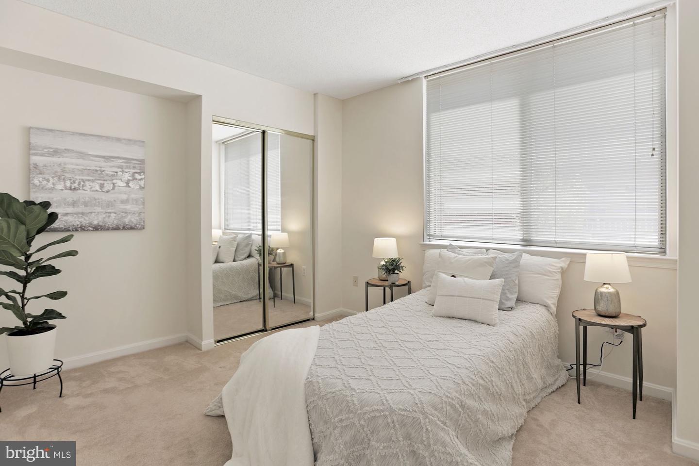 3830 9th STREET N Unit: 808W