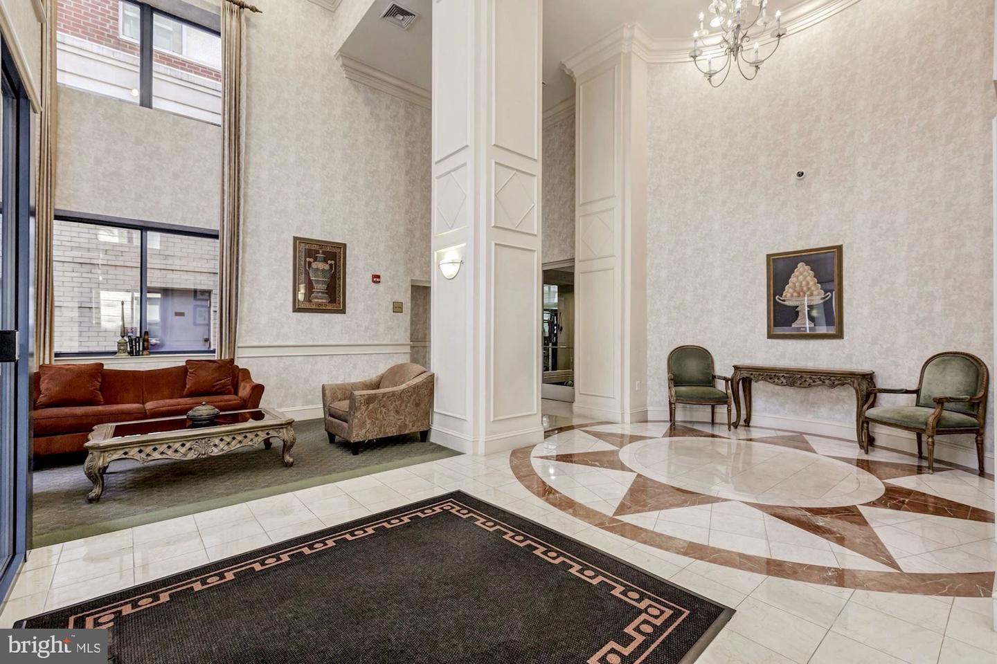 3830 9th STREET N Unit: 808W