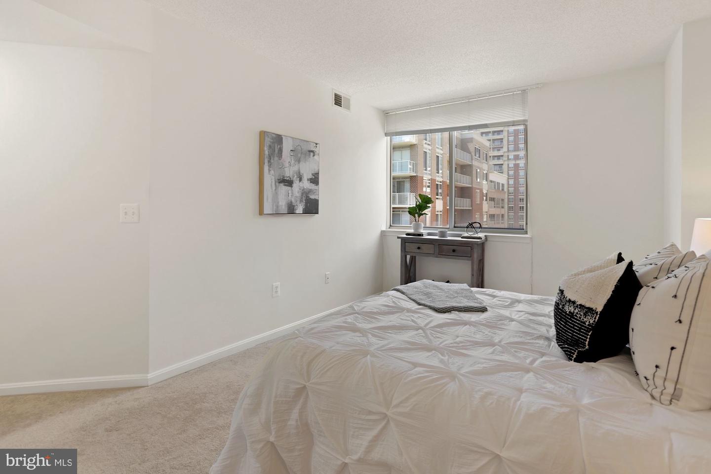 3830 9th STREET N Unit: 808W