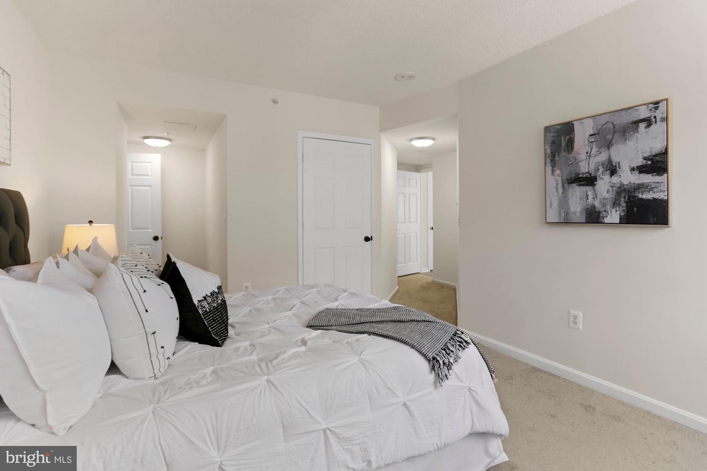 3830 9th STREET N Unit: 808W