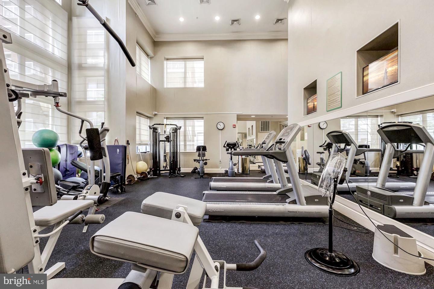 3830 9th STREET N Unit: 808W