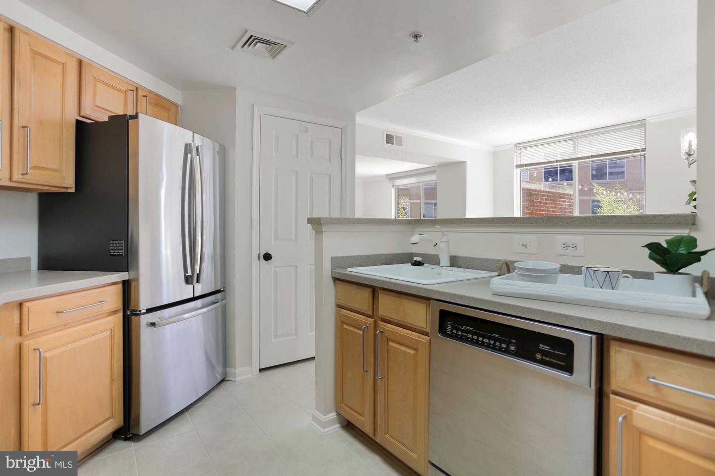 3830 9th STREET N Unit: 808W