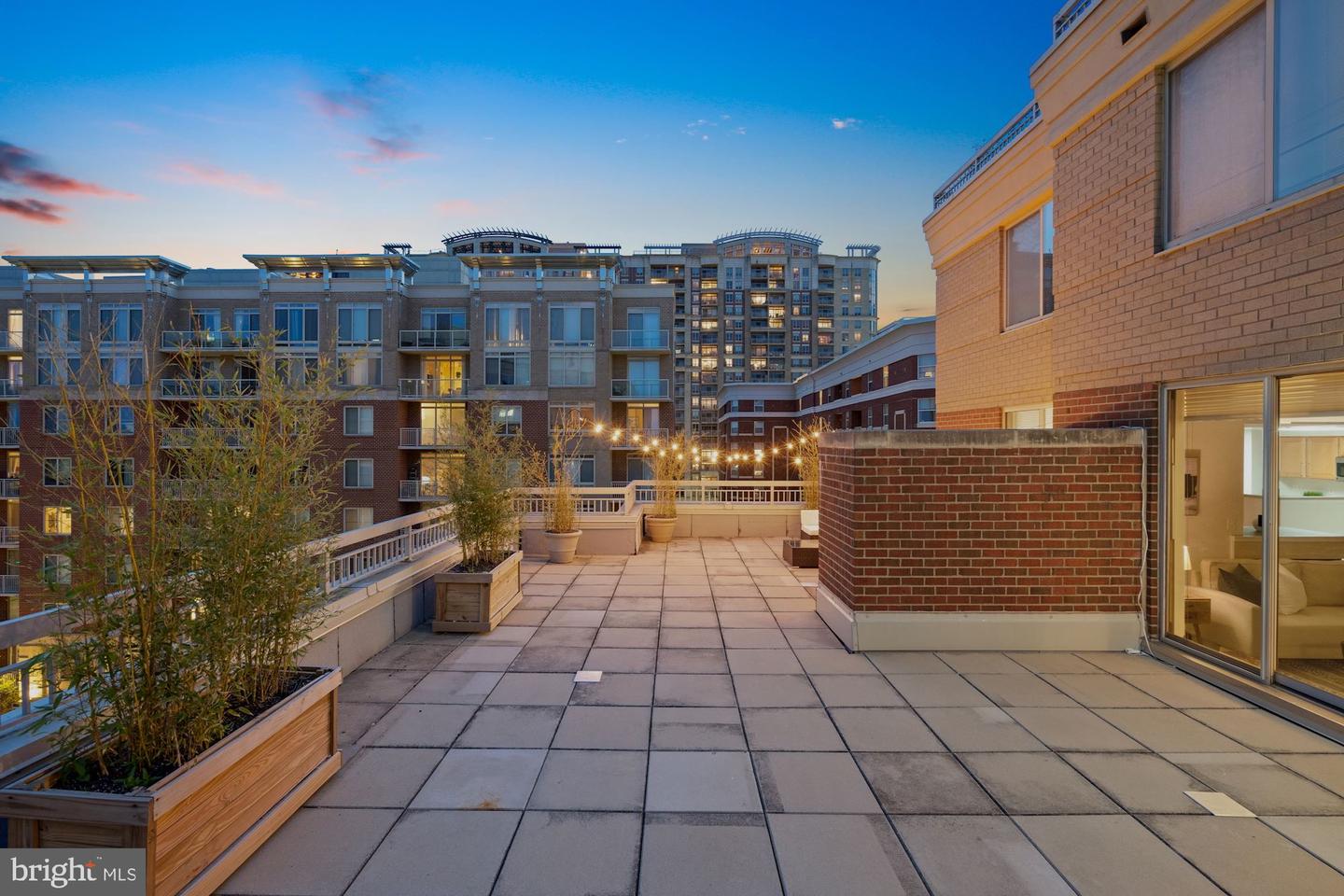 3830 9th STREET N Unit: 808W