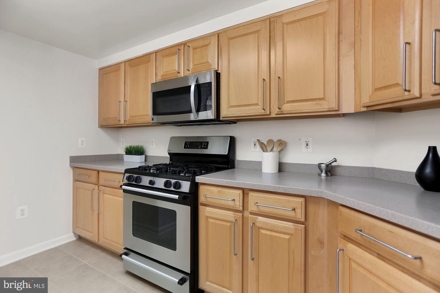 3830 9th STREET N Unit: 808W