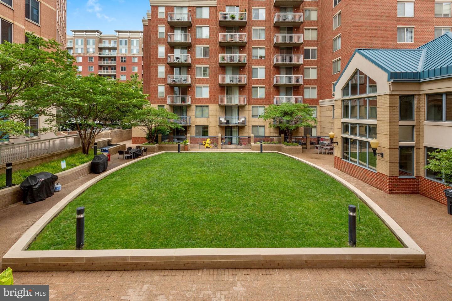 3830 9th STREET N Unit: 808W