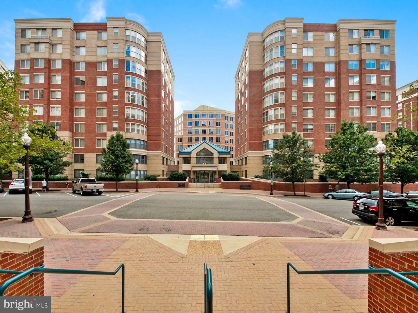 3830 9th STREET N Unit: 808W