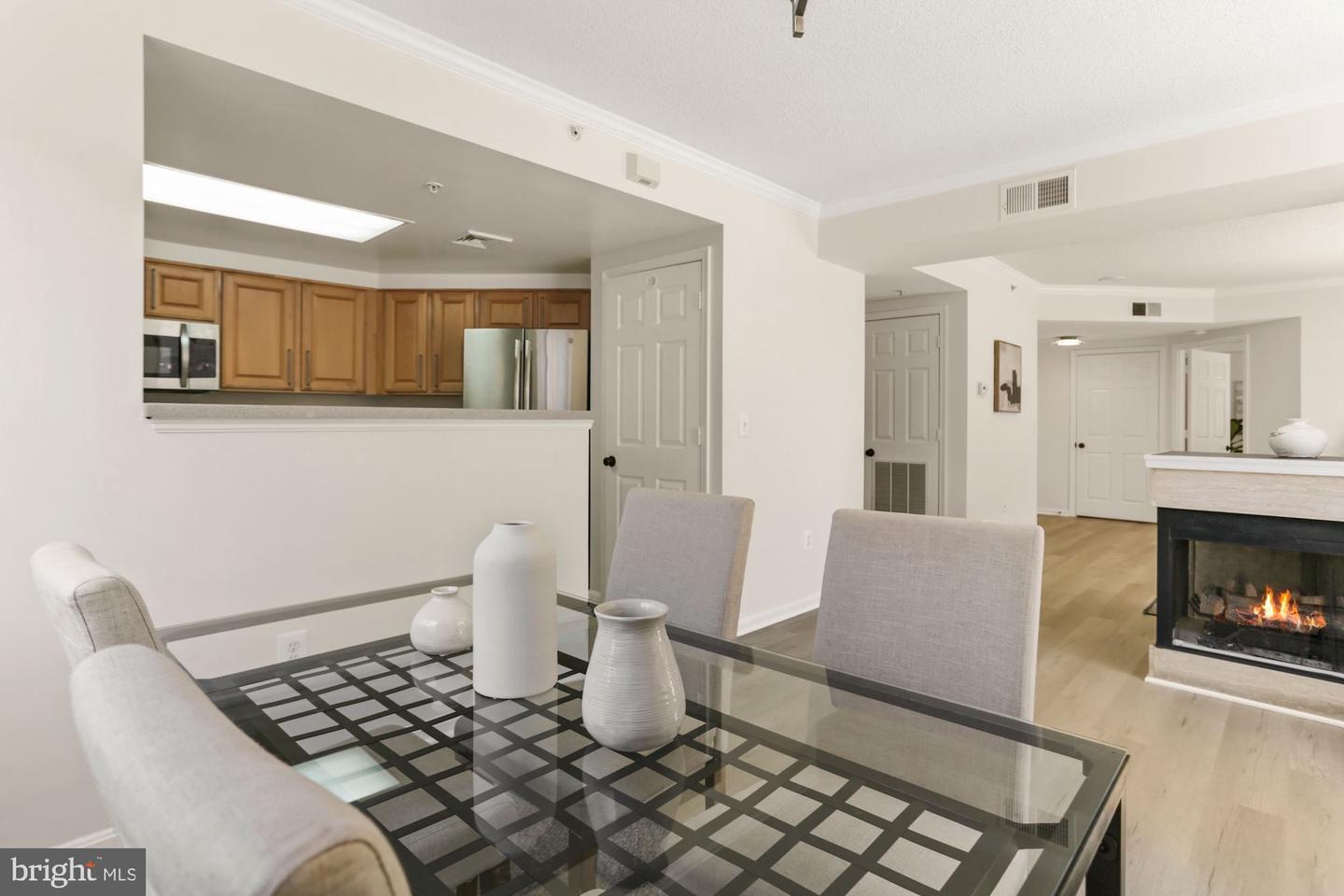 3830 9th STREET N Unit: 808W
