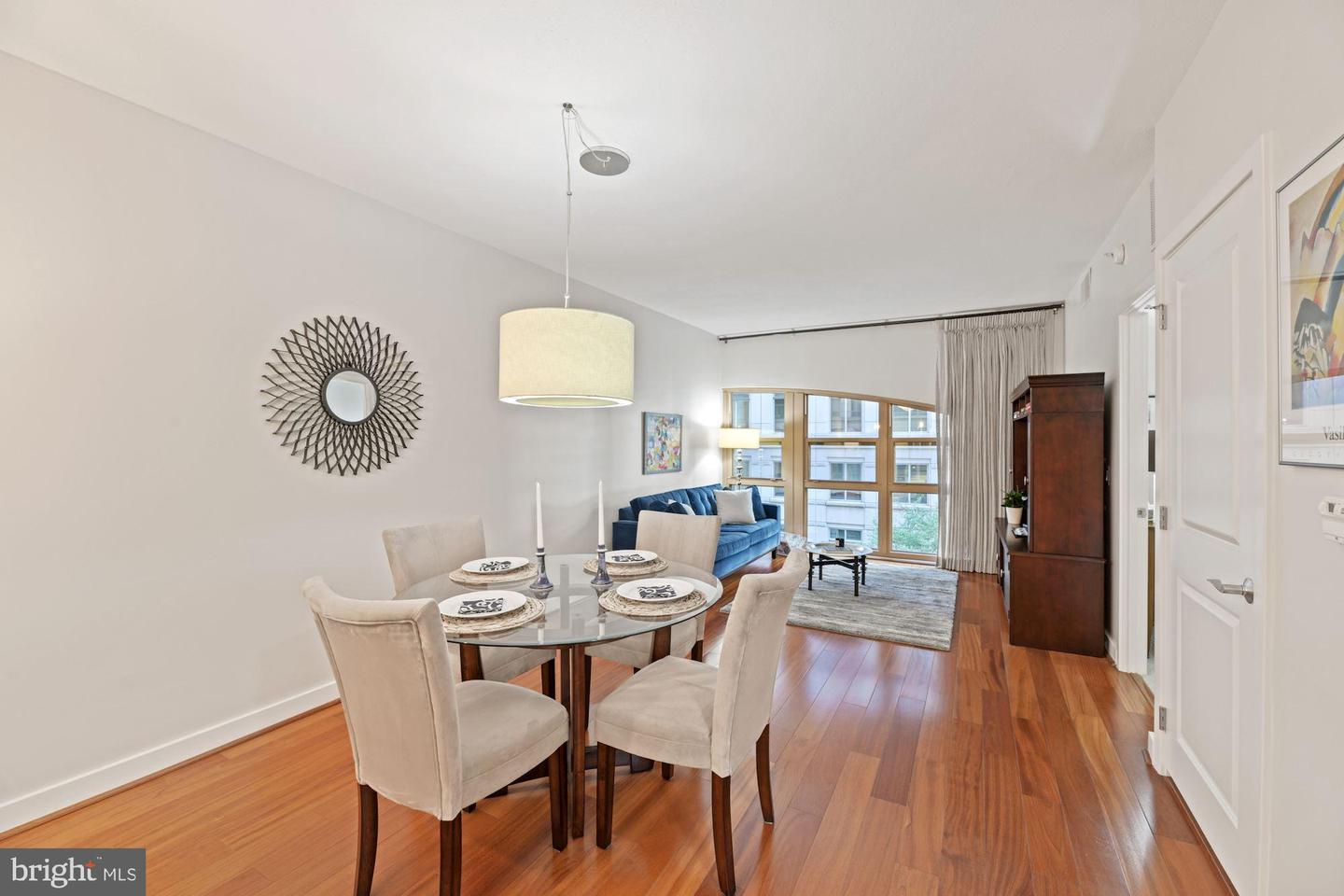 888 N Quincy STREET Unit: 305