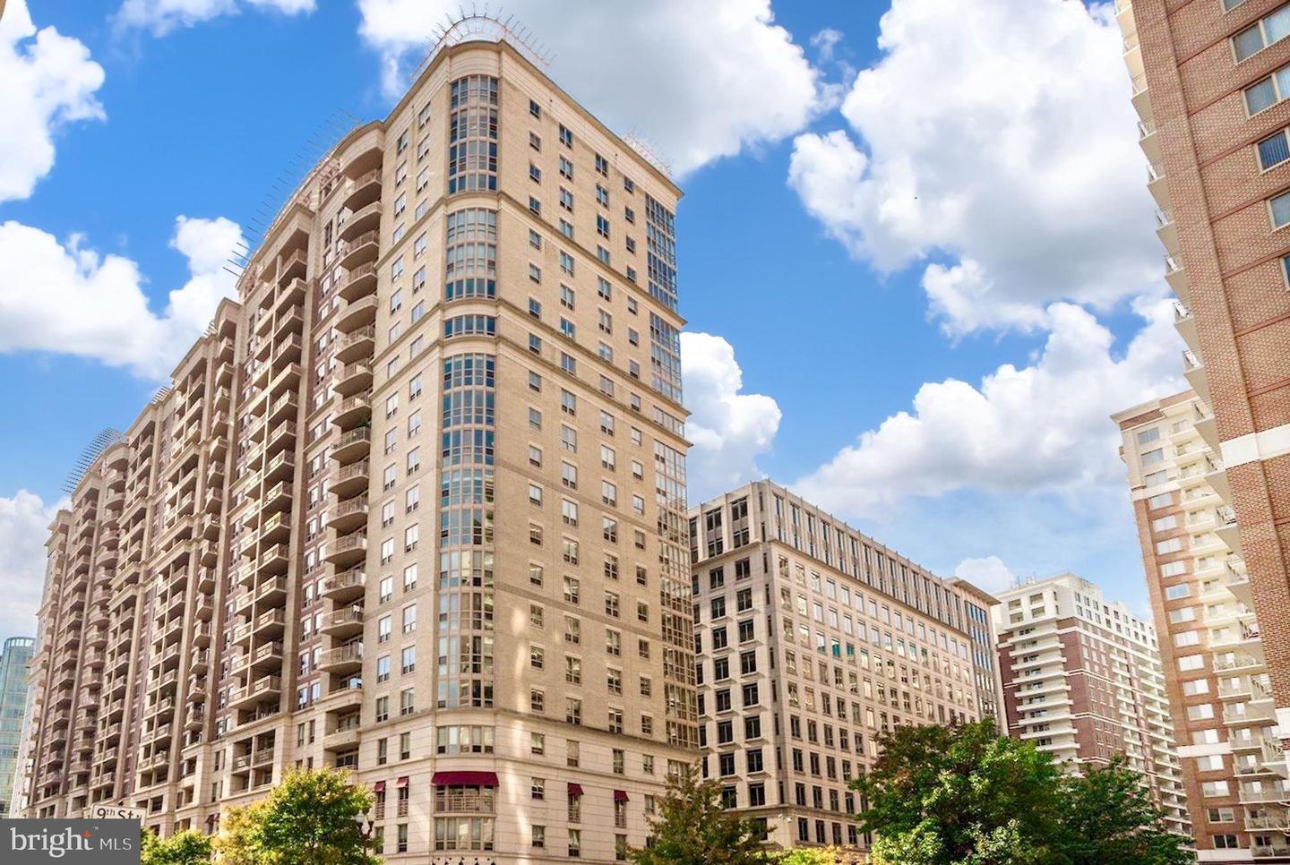 888 N Quincy STREET Unit: 305
