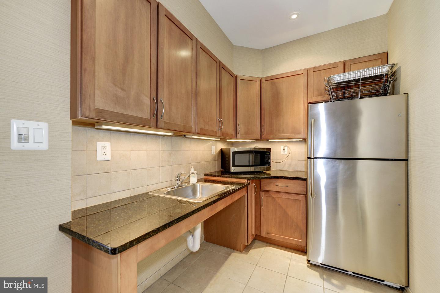 888 N Quincy STREET Unit: 305