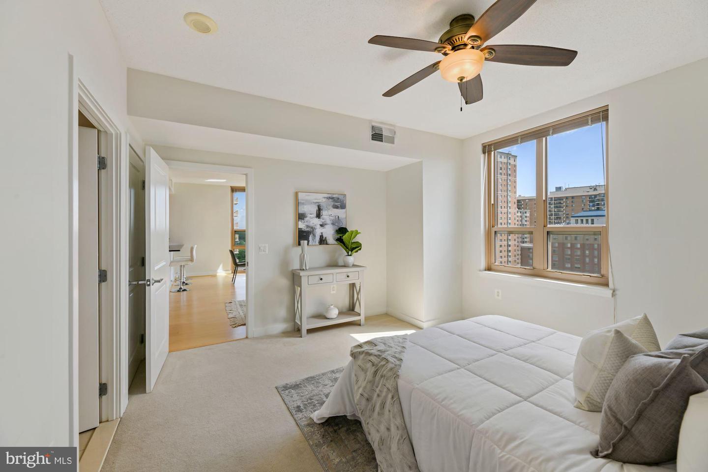 888 N Quincy STREET Unit: 1102