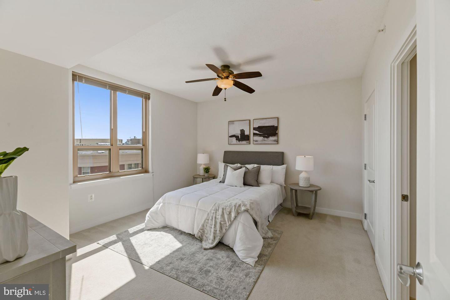 888 N Quincy STREET Unit: 1102