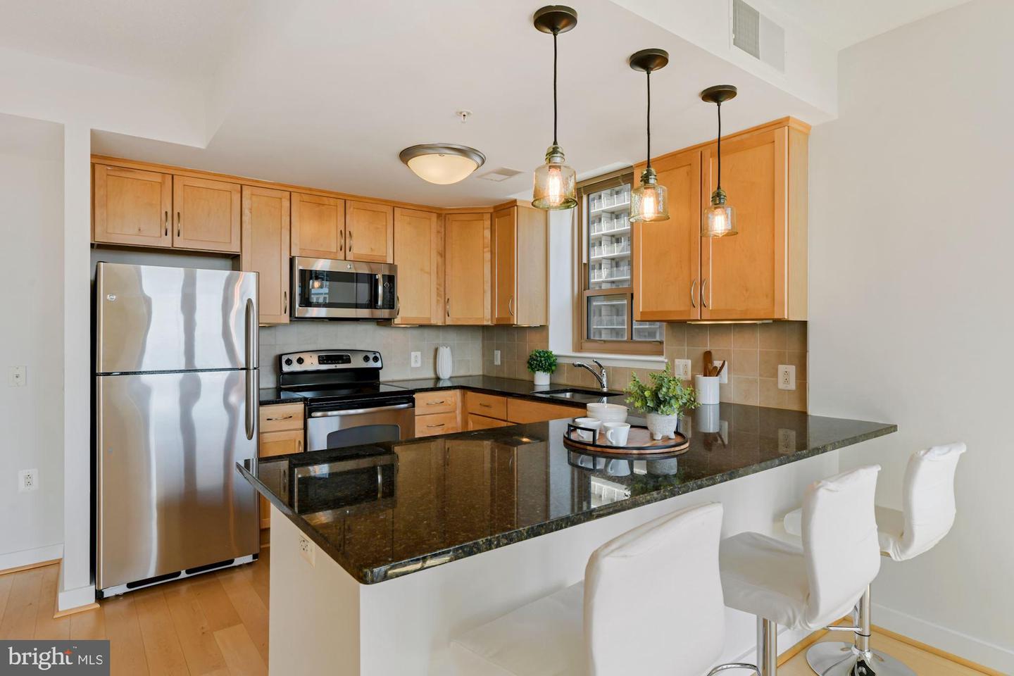 888 N Quincy STREET Unit: 1102