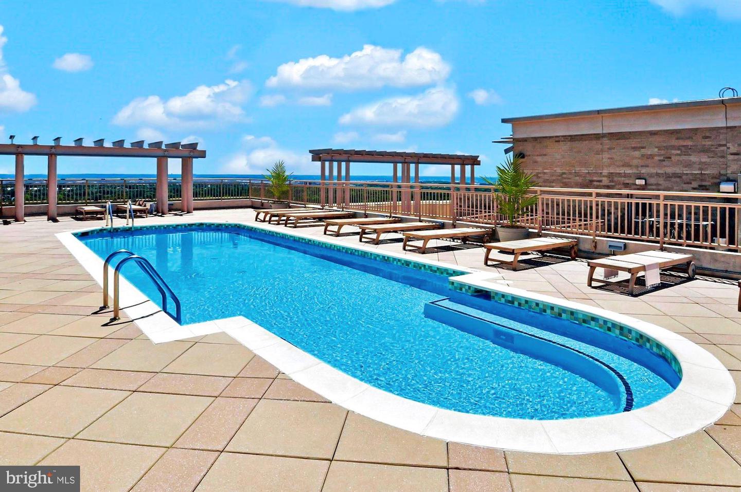 888 N Quincy STREET Unit: 1102