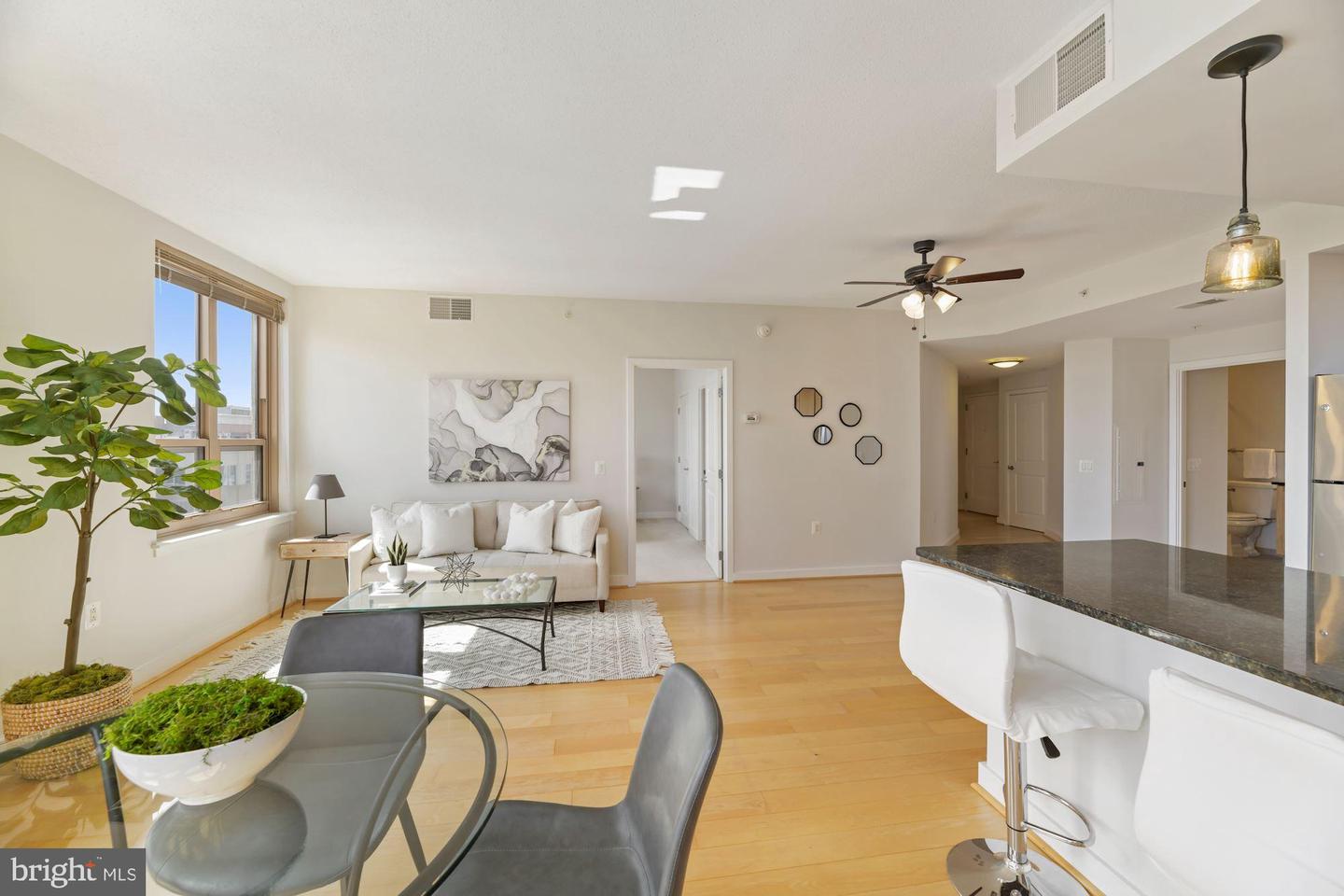 888 N Quincy STREET Unit: 1102