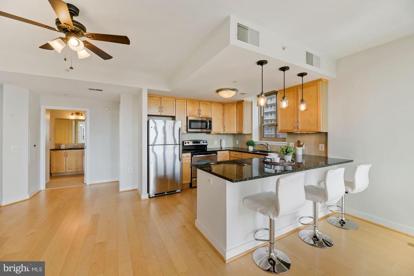 888 N Quincy STREET Unit: 1102