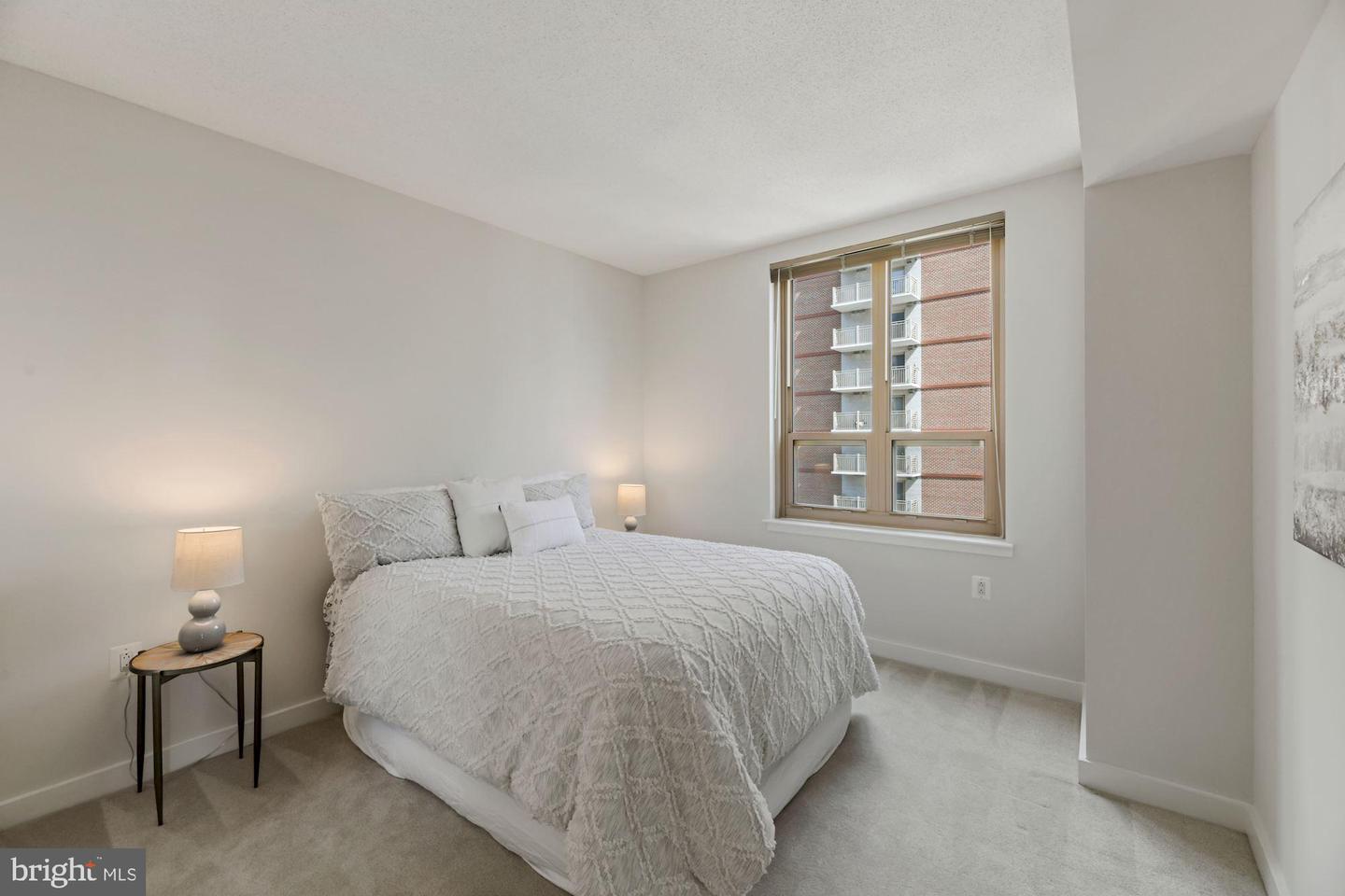888 N Quincy STREET Unit: 1102