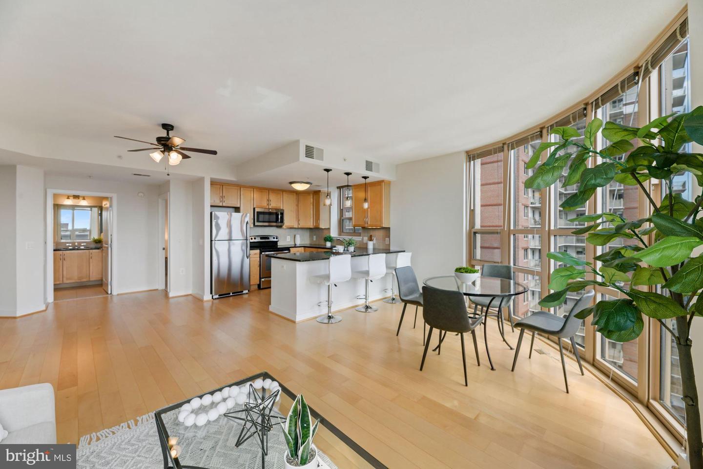 888 N Quincy STREET Unit: 1102