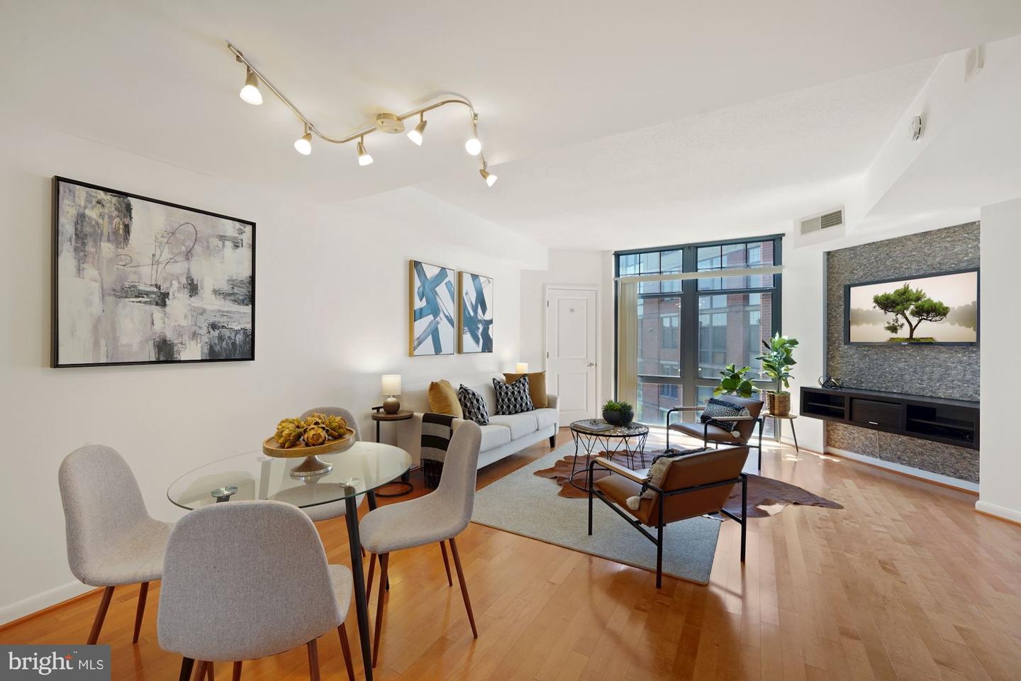 1021 N Garfield STREET Unit: 629
