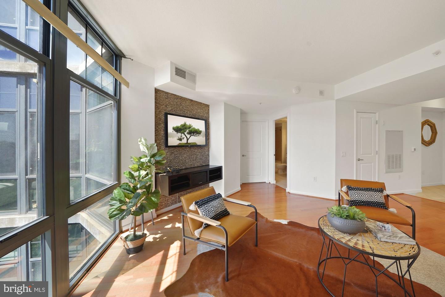 1021 N Garfield STREET Unit: 629