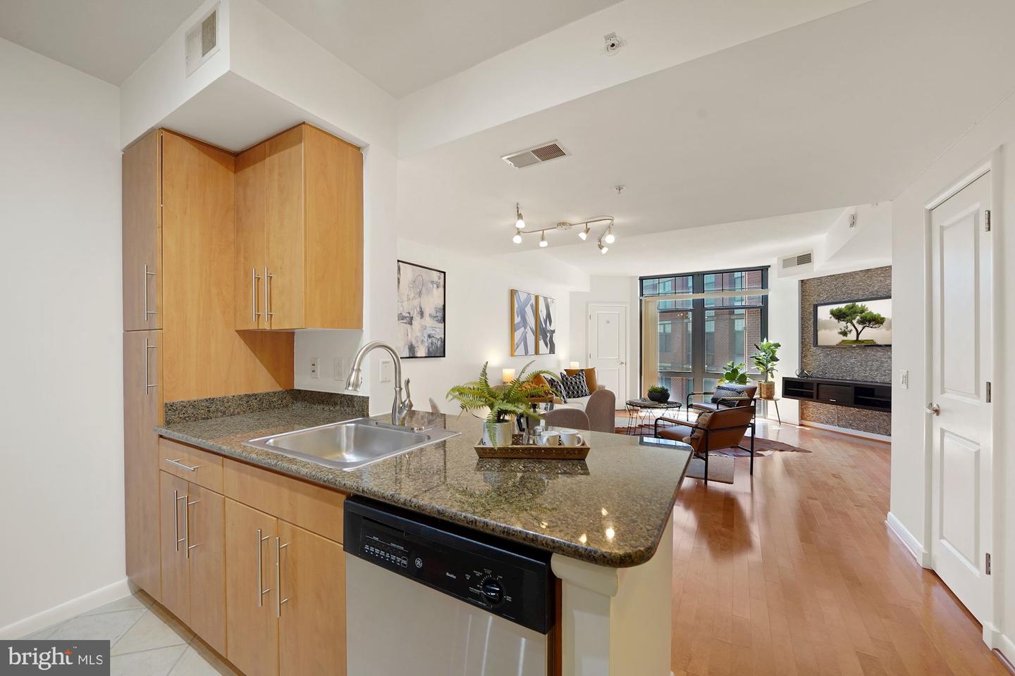 1021 N Garfield STREET Unit: 629