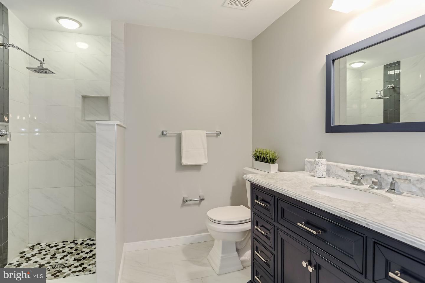 888 N Quincy STREET Unit: 1708