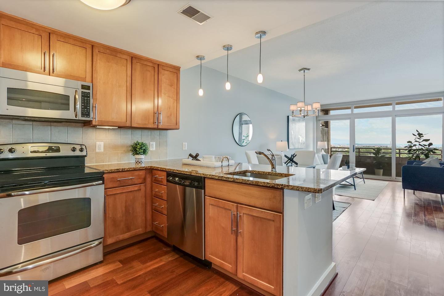 888 N Quincy STREET Unit: 1708
