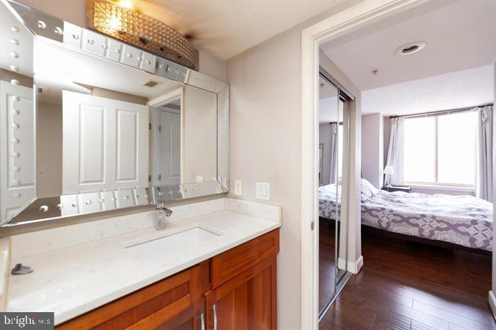1220 N Fillmore STREET Unit: 604A
